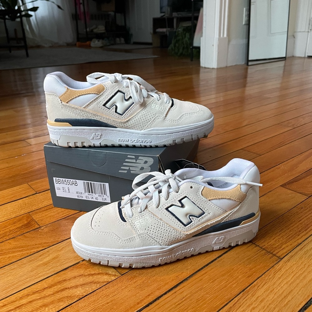 New Balance 550 - sea salt navy raw sugar size 8.5